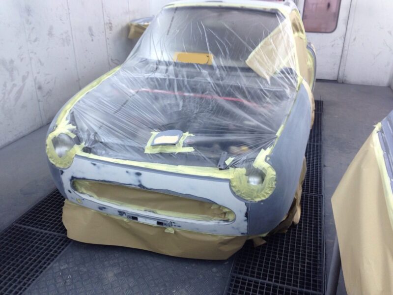 Spray paint Nissan Figaro