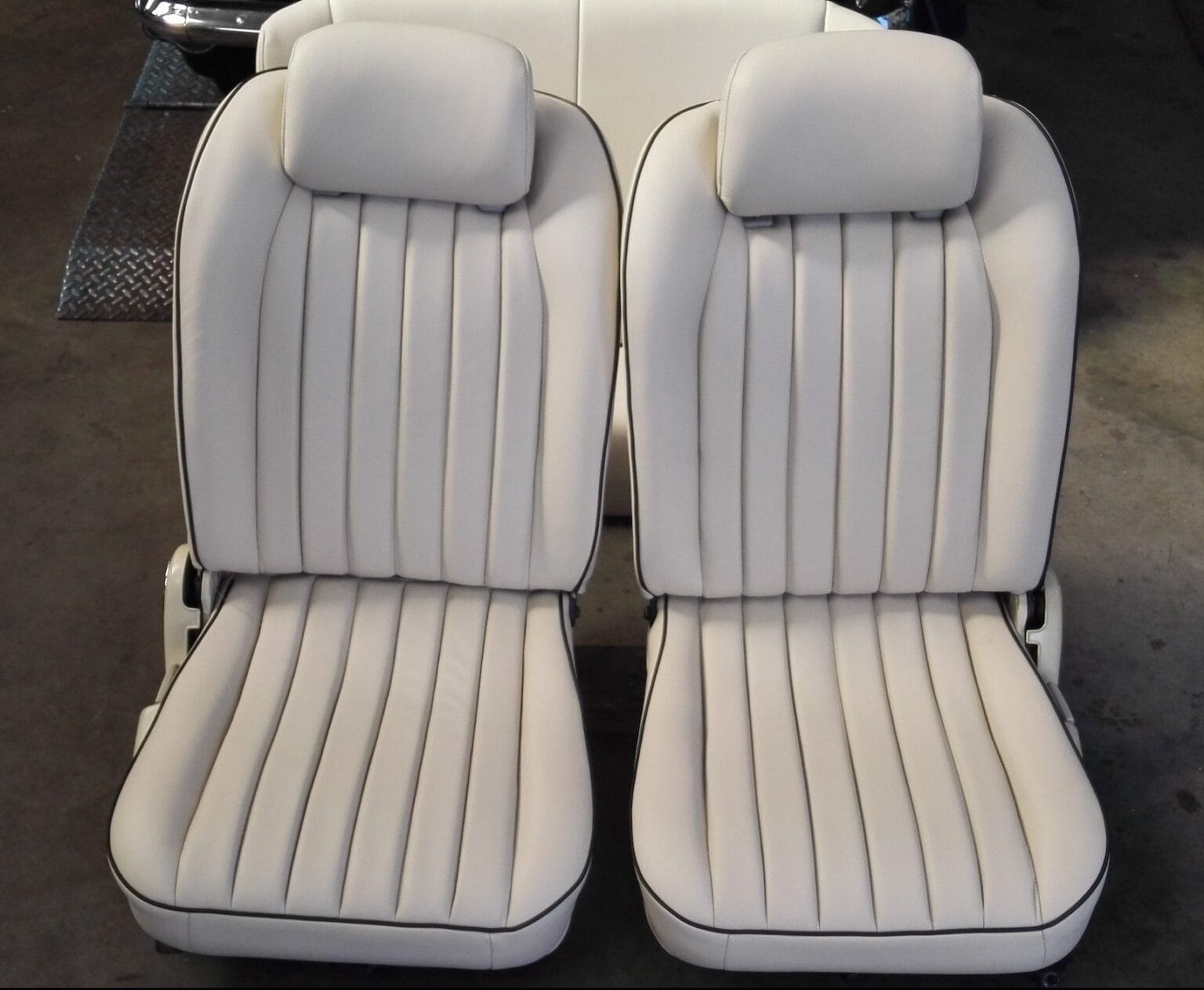 Nissan Figaro - New leather seats