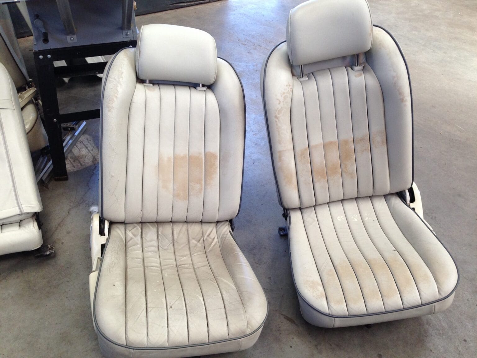 Nissan Figaro - Leather seats old