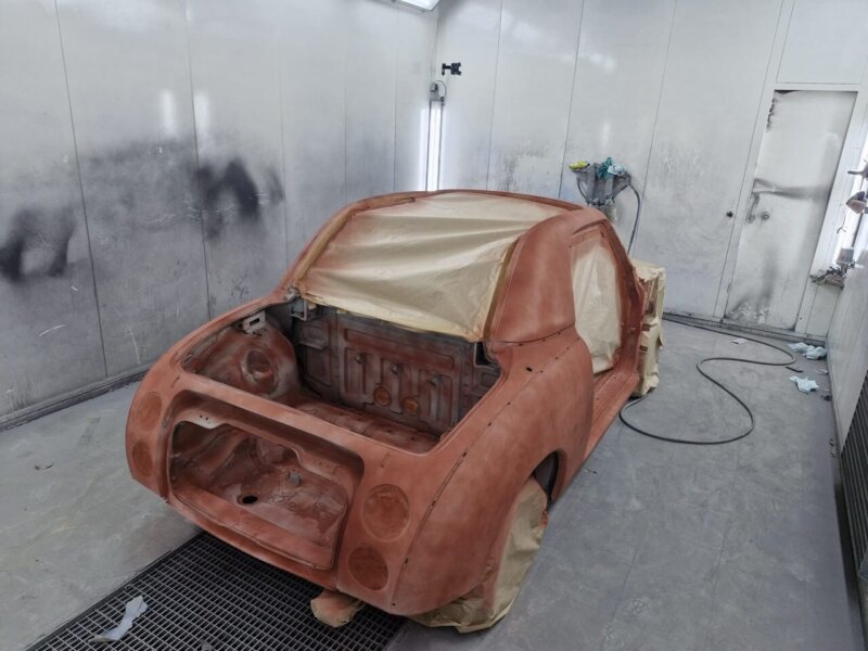nissan-figaro-spray-booth-2 nissan-figaro-spray-booth-2